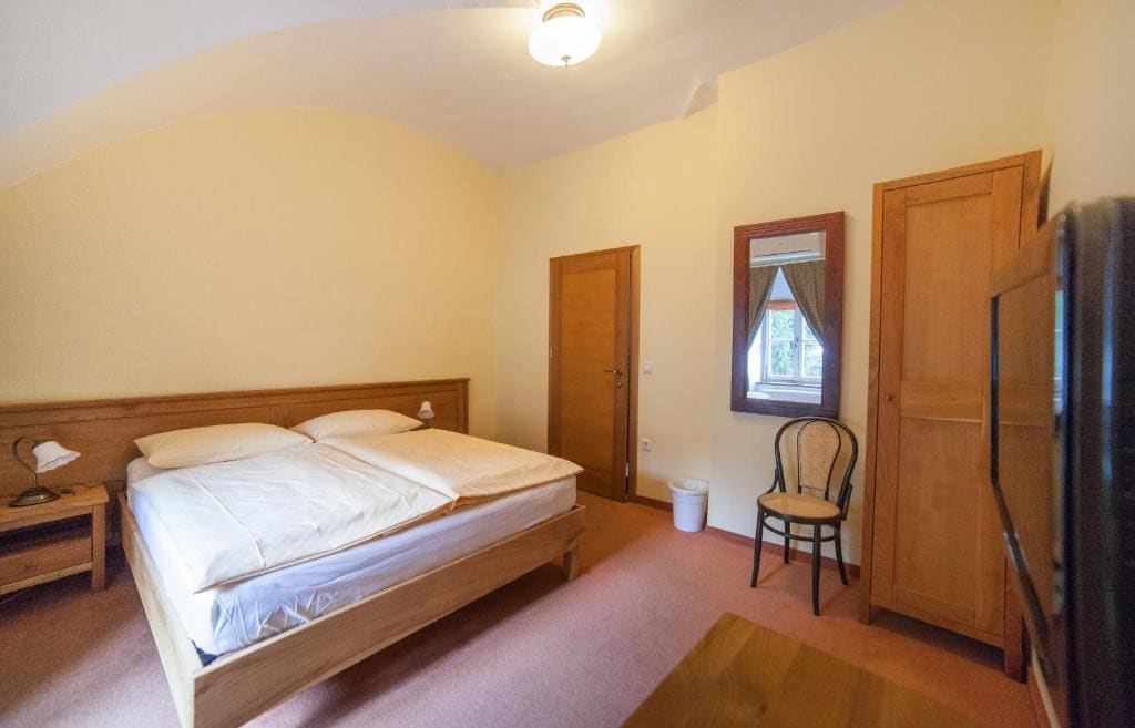Double Room with Landmark View room - Image 3