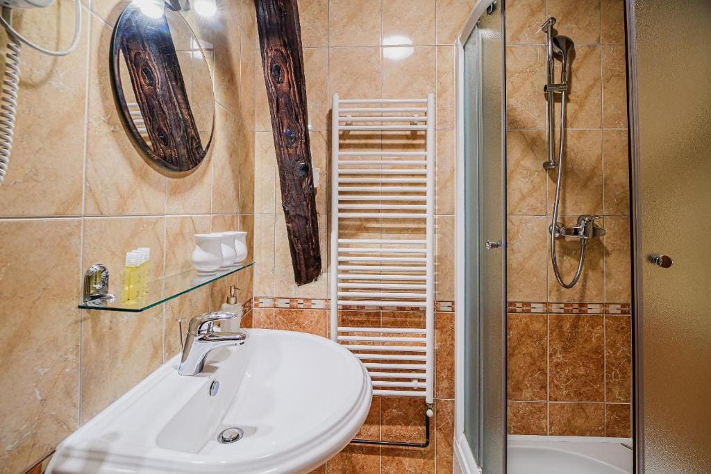 Triple Room with River View room - Image 2