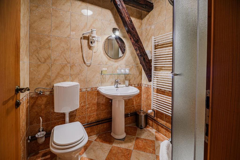 Triple Room with River View room - Image 3