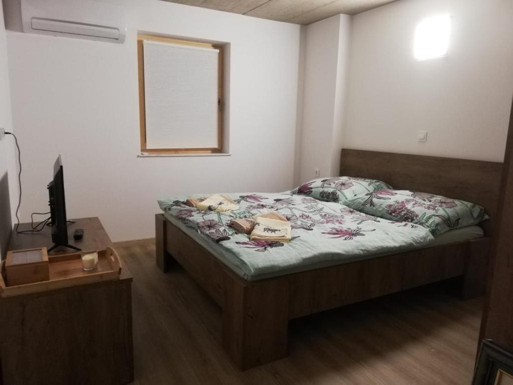 Double Room with Private Bathroom room - Image 3