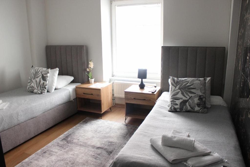 Deluxe Double or Twin Room room - Image 2