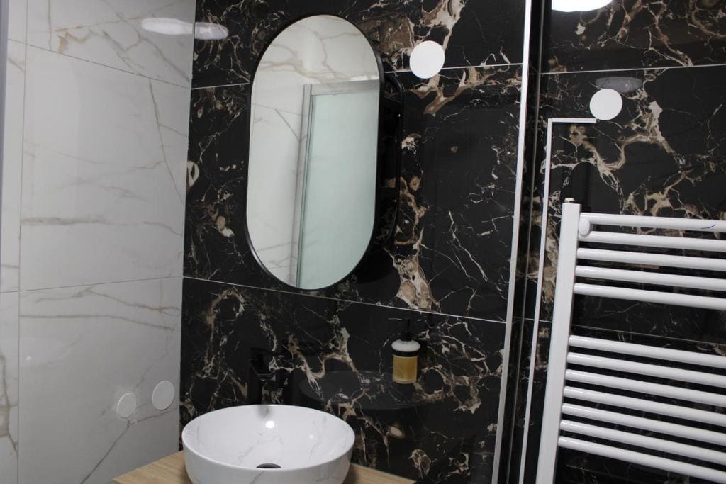 Double Room with Private Bathroom room - Image 3