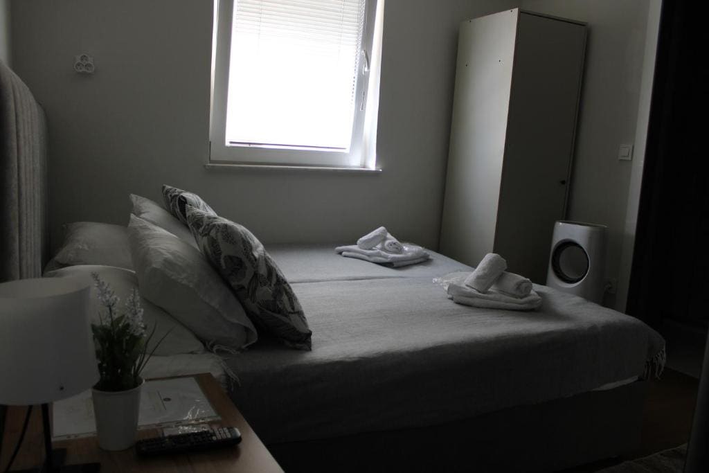 Double Room with Private Bathroom room - Image 1