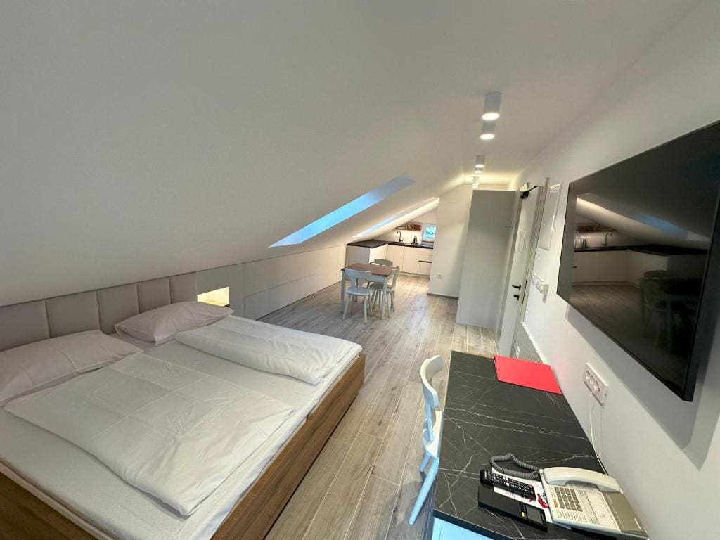 Apartment with Balcony room - Image 3