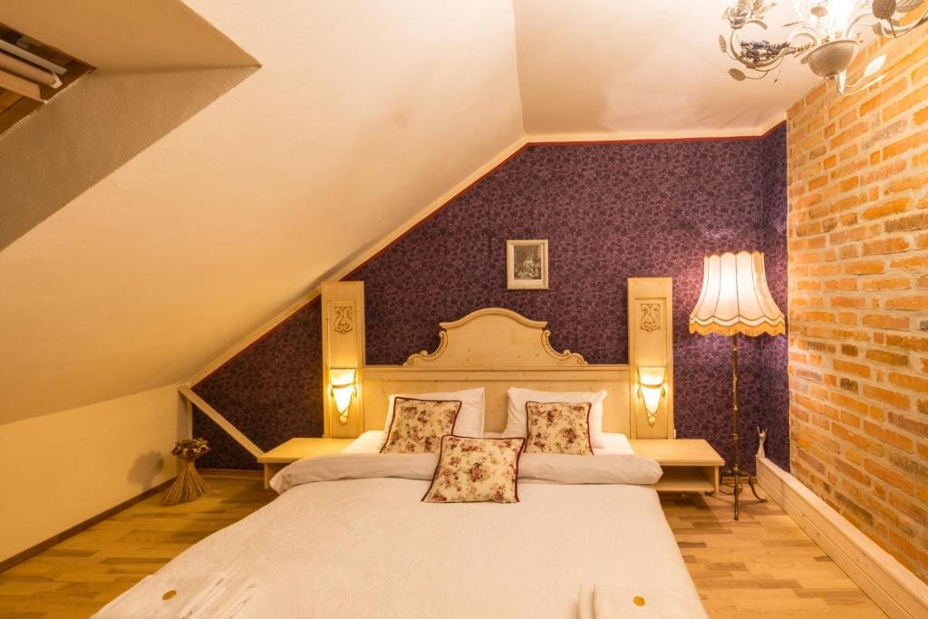 Quadruple Room with Private Bathroom room - Image 1