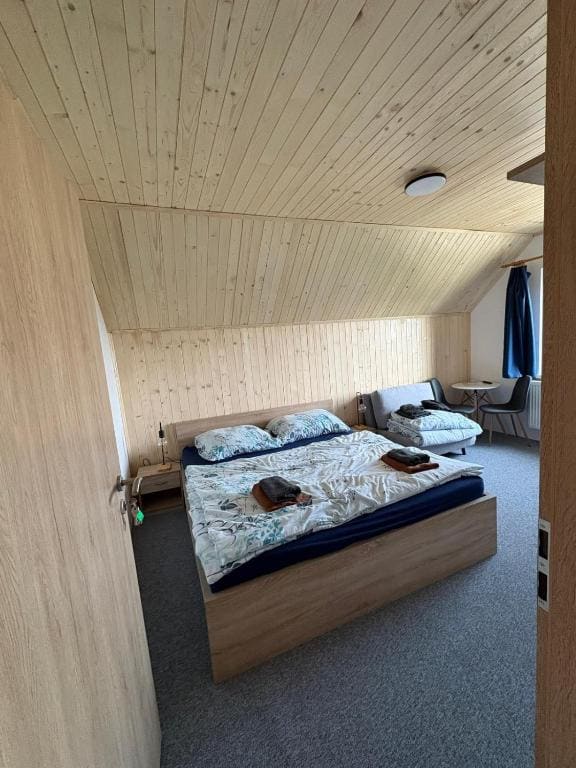 Double or Twin Room with Mountain View room - Image 3