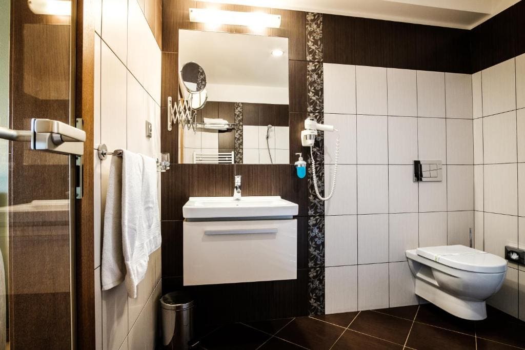 Comfort Double or Twin Room with Welcome Drink room - Image 3