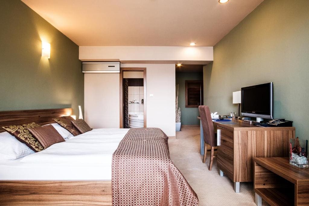 Comfort Double or Twin Room with Welcome Drink room - Image 1