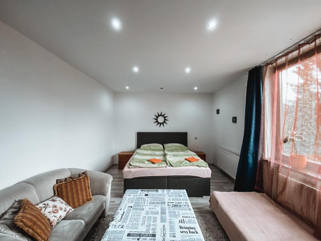 Deluxe Triple Room room - Image 2