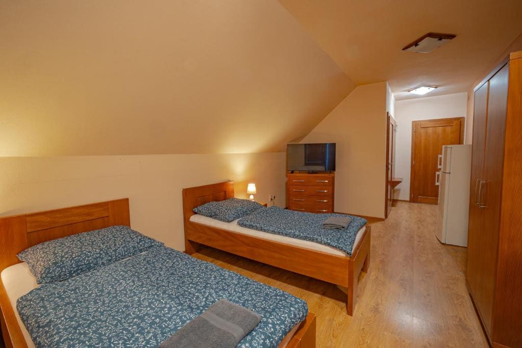 Superior Double or Twin Room with Mountain View room - Image 2
