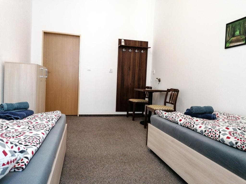 Standard Twin Room room - Image 1
