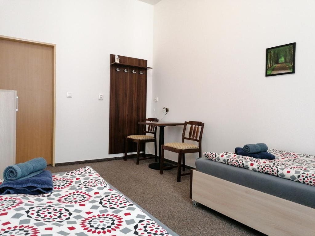 Standard Twin Room room - Image 3