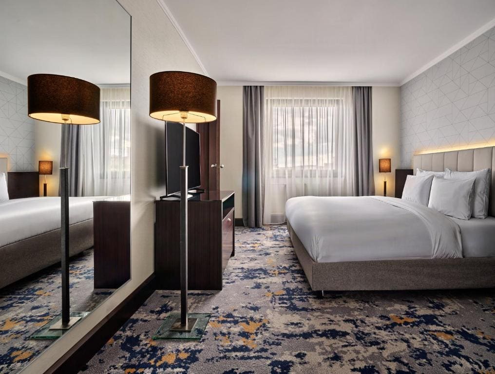 Business Suite with Living and Dining Area room - Image 2