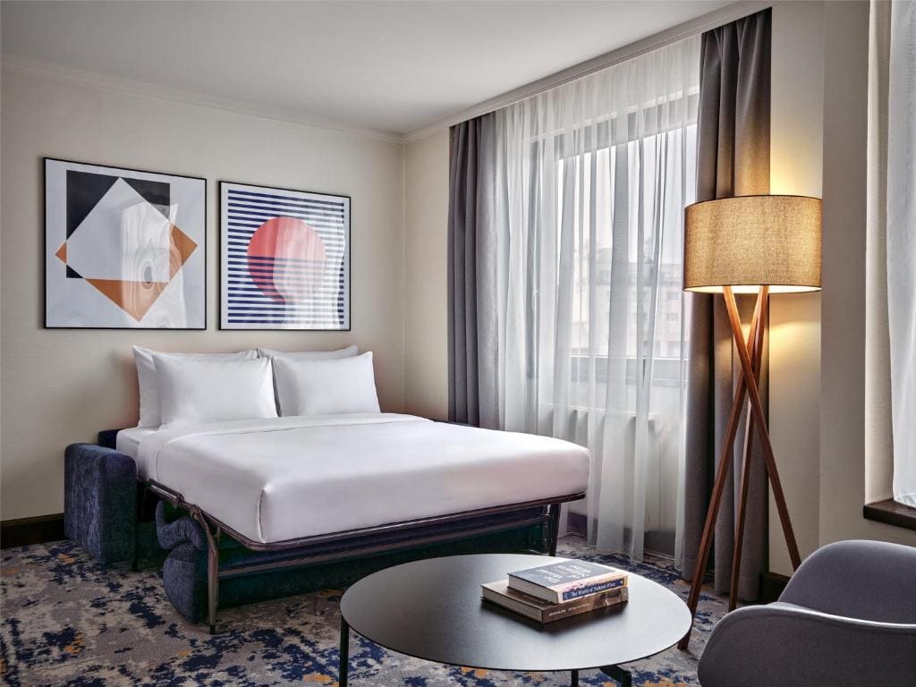 Comfort Suite with Living Area room - Image 3