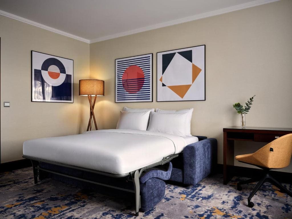 Family Suite with Living Area room - Image 2