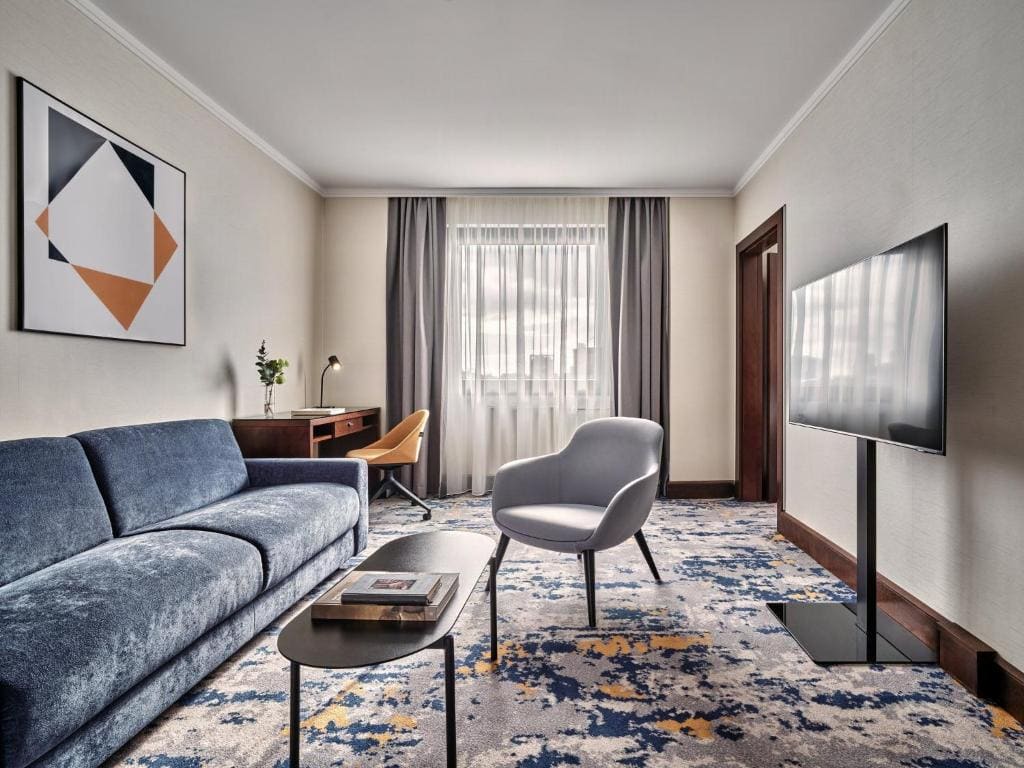 Family Suite with Living Area room - Image 1