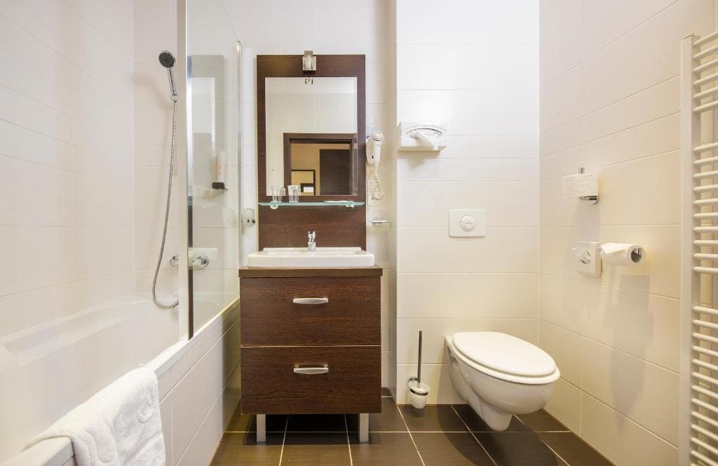 Double Room with Balcony room - Image 3