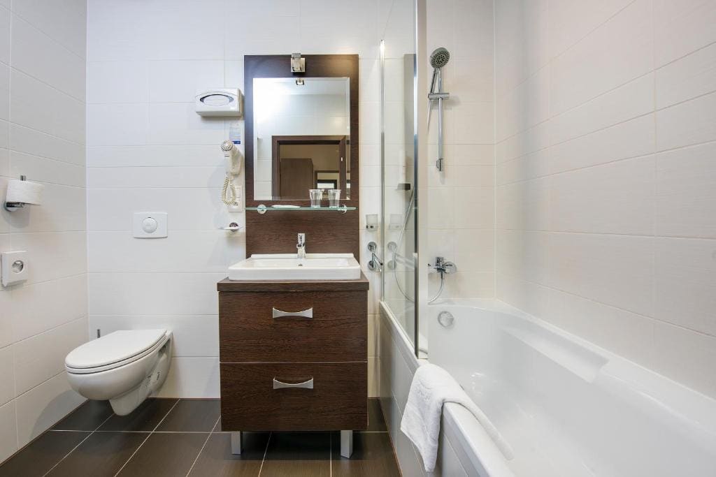 Apartment with Balcony room - Image 2