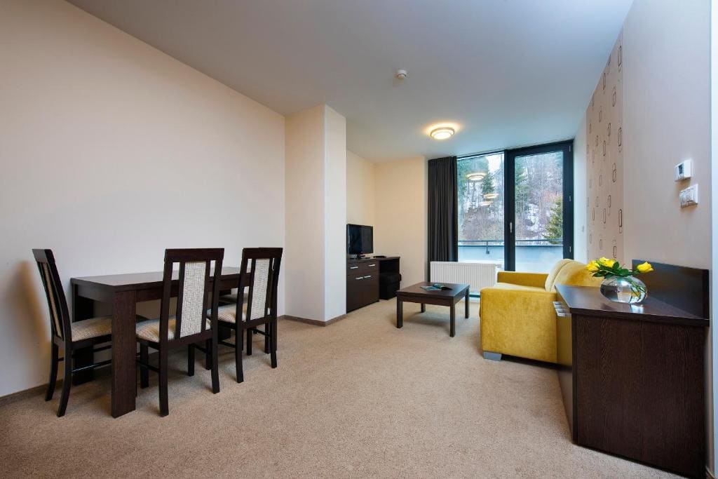 Apartment with Balcony room - Image 3