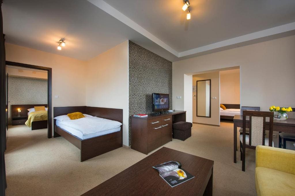 Deluxe Apartment room - Image 2