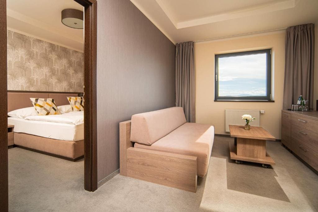 Apartment room - Image 1