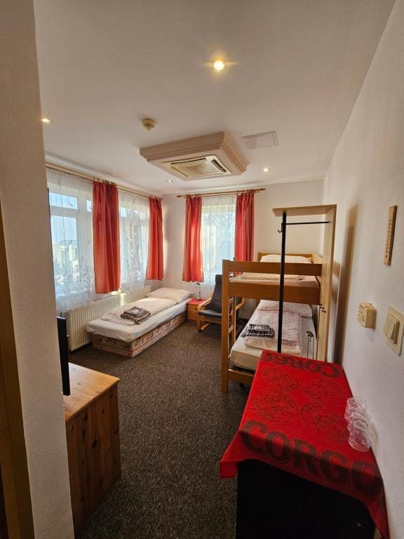Comfort Triple Room with Shower room - Image 1