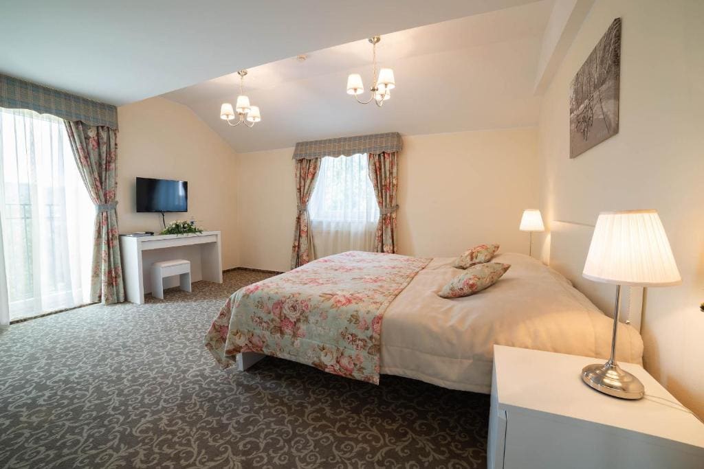 Double Room with Garden View room - Image 2