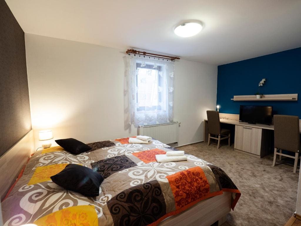 Double or Twin Room room - Image 3
