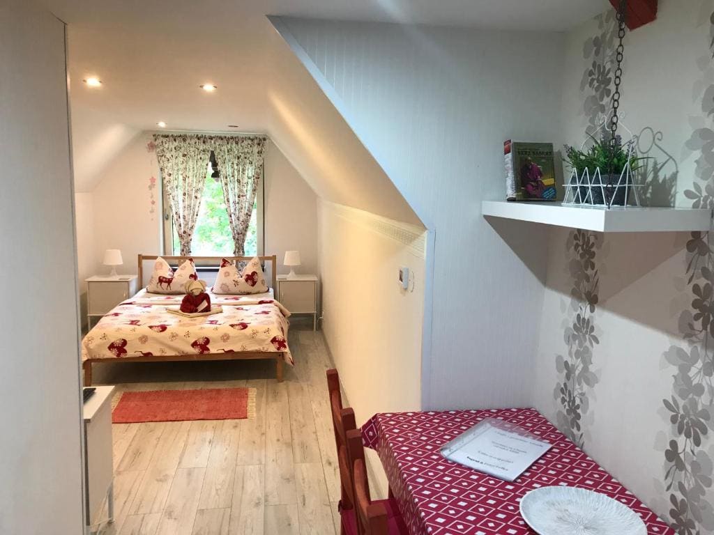 Deluxe Double Room with Balcony room - Image 2