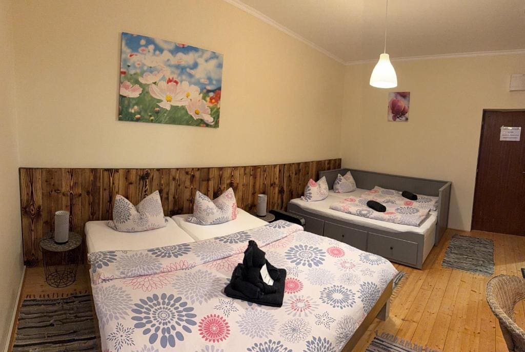 Deluxe Family Suite room - Image 2