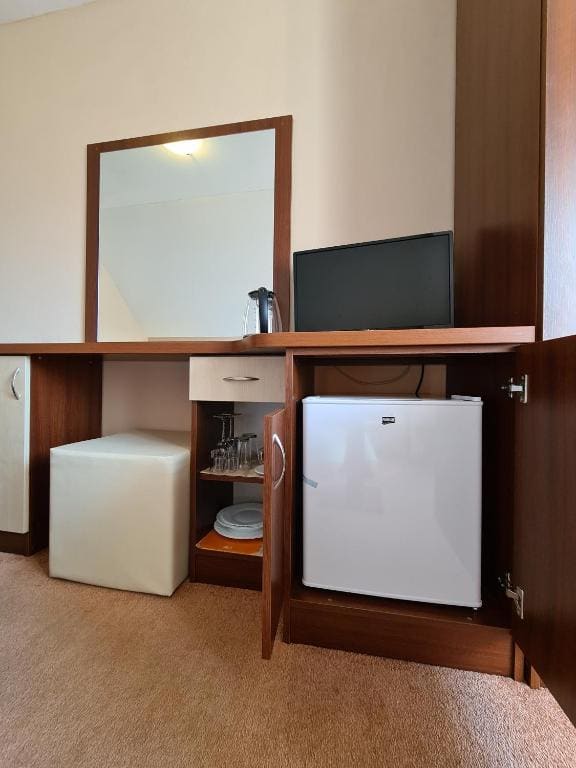 Double Room with Balcony room - Image 3
