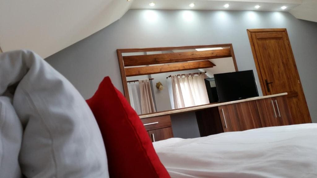 Standard Double Room room - Image 2