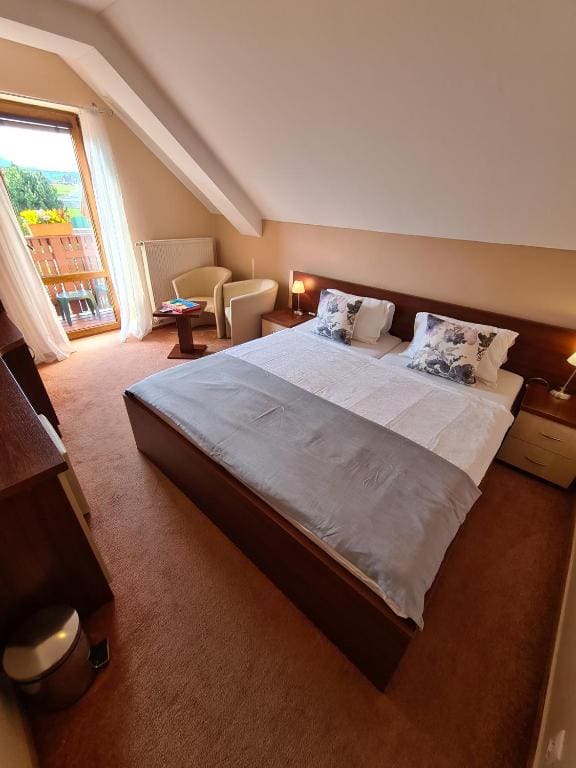 Double Room with Mountain View room - Image 1
