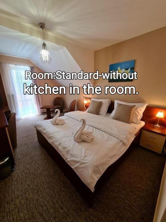 Double Room with Balcony room - Image 2