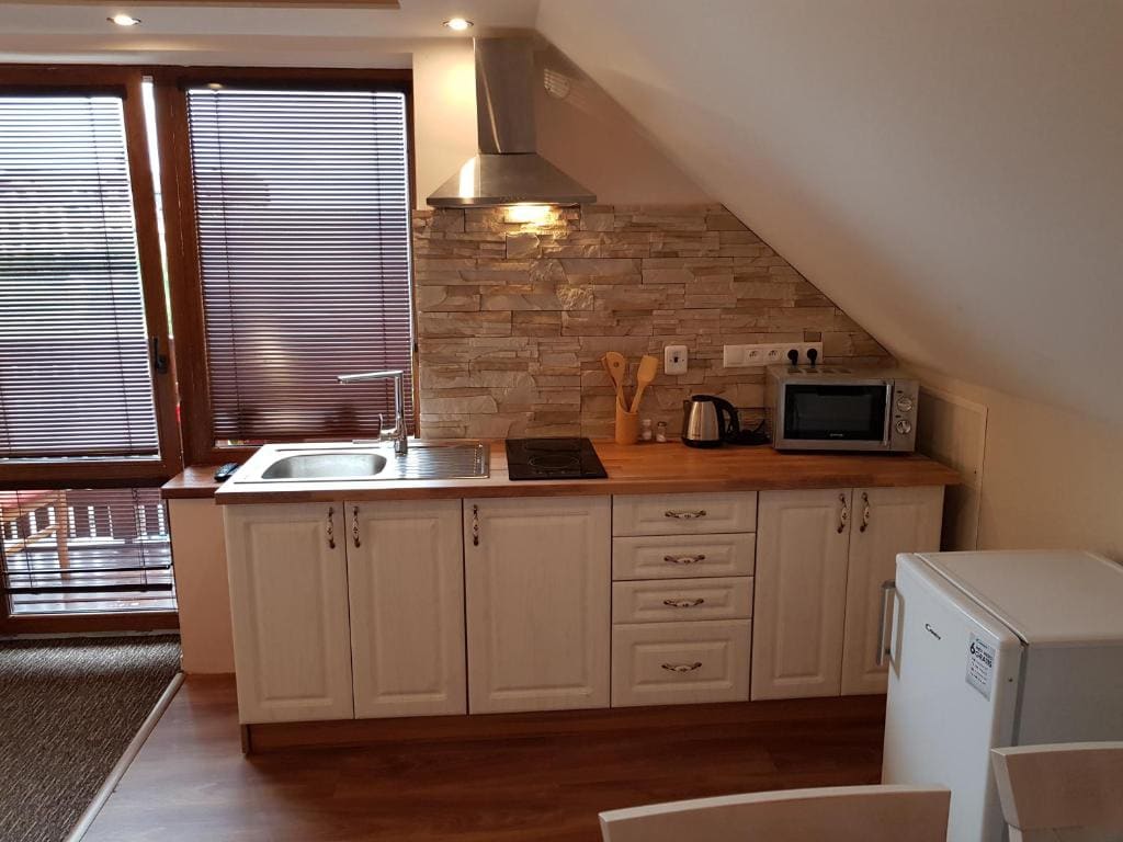 Studio with Mountain View room - Image 3