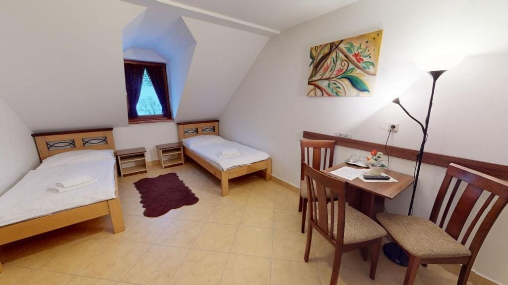 Suite room - Image 3