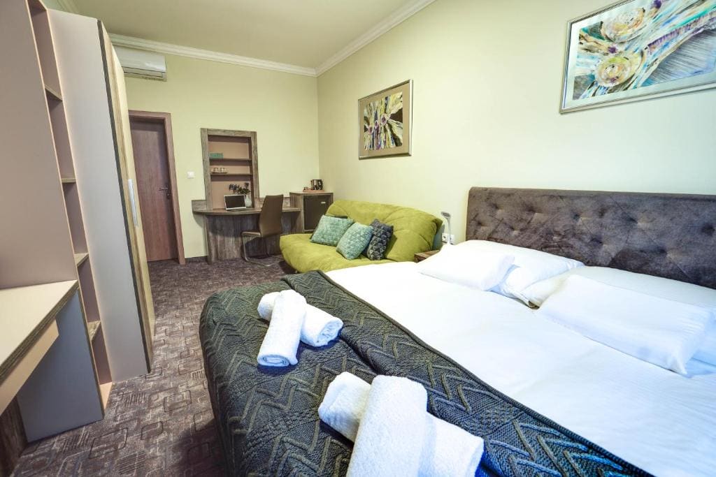 Business Double Room with Sofa Bed room - Image 1