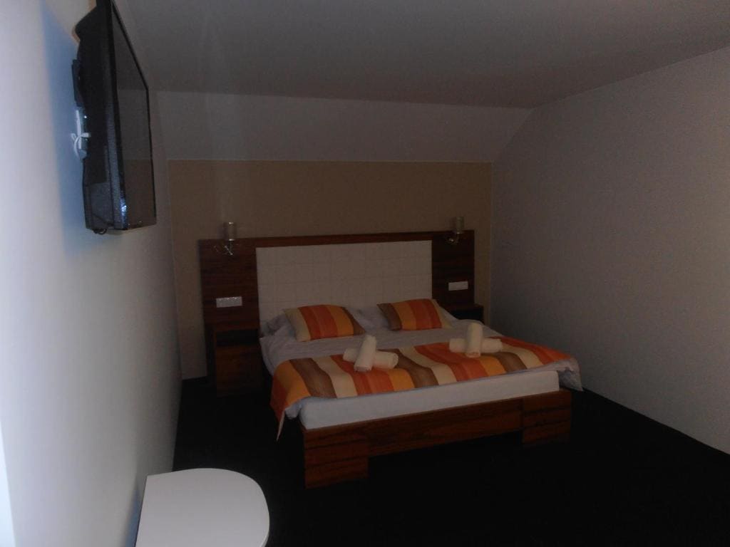 Double Room with Balcony room - Image 2