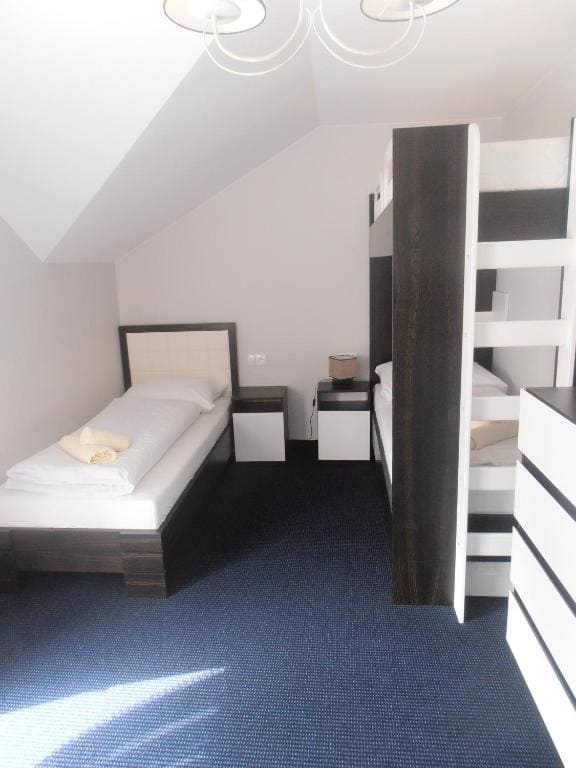 Family Suite with Balcony room - Image 2