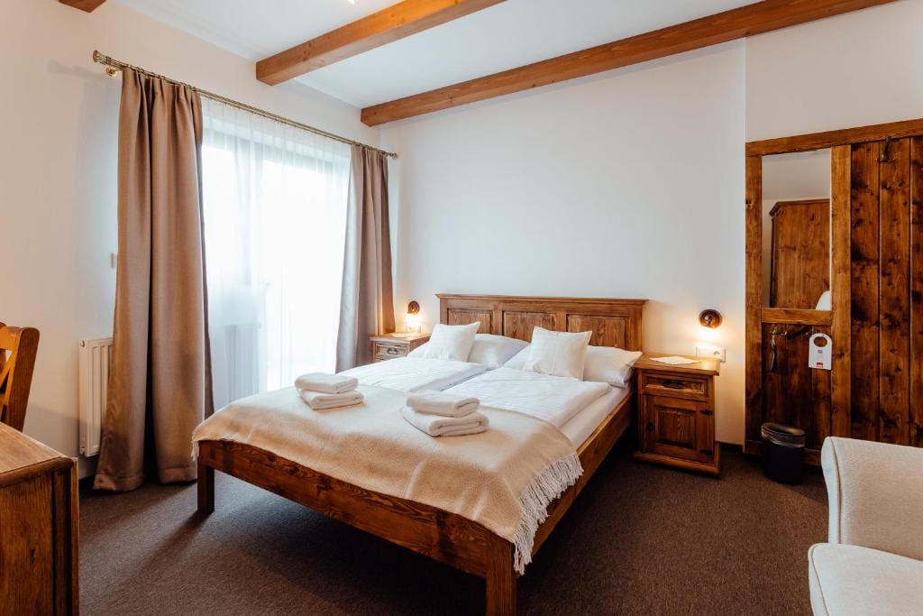 Double Room with Balcony room - Image 3