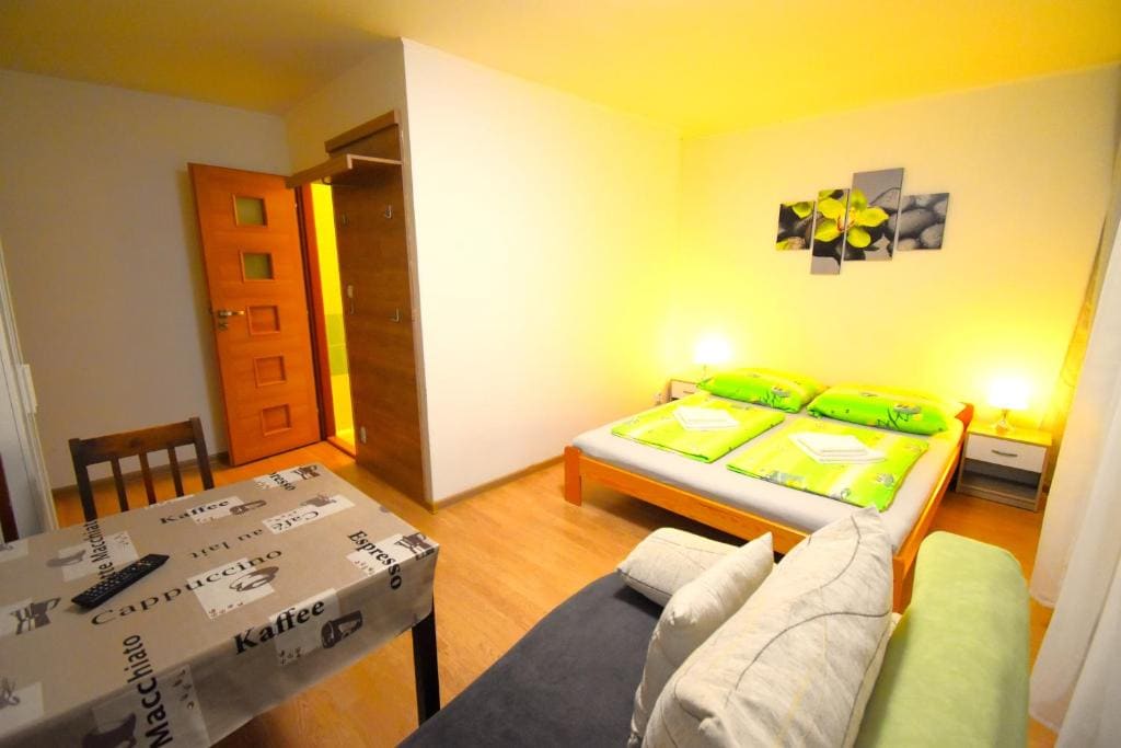Family Room with Bathroom room - Image 3