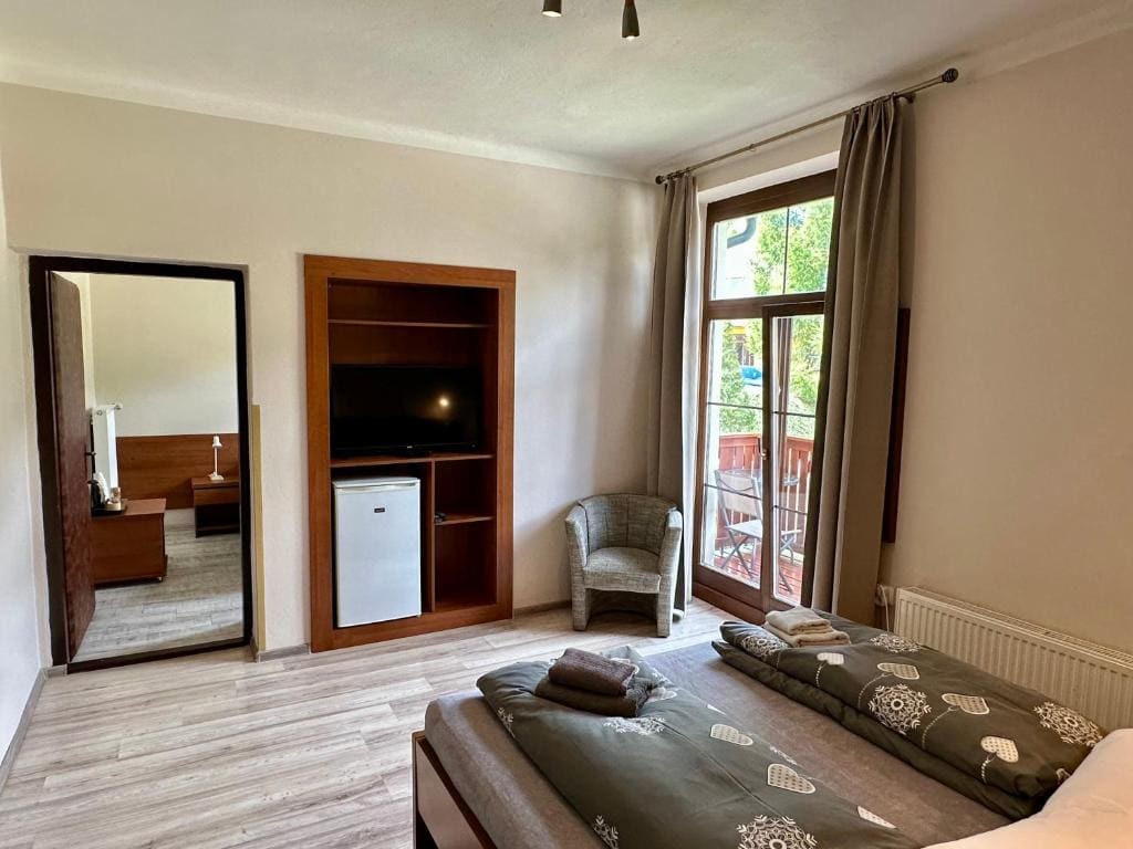 Double Room with Extra Bed room - Image 1