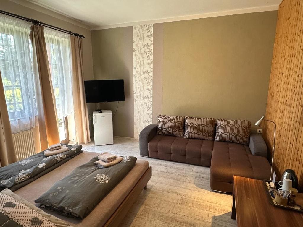 Double Room with Extra Bed room - Image 3