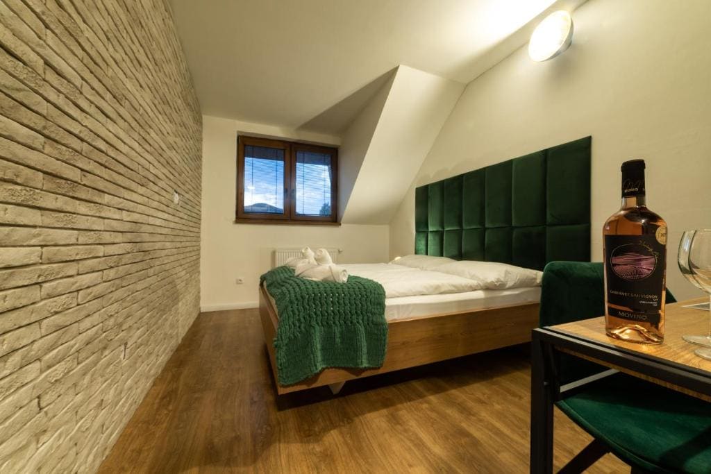 Double Room with Private Bathroom room - Image 1