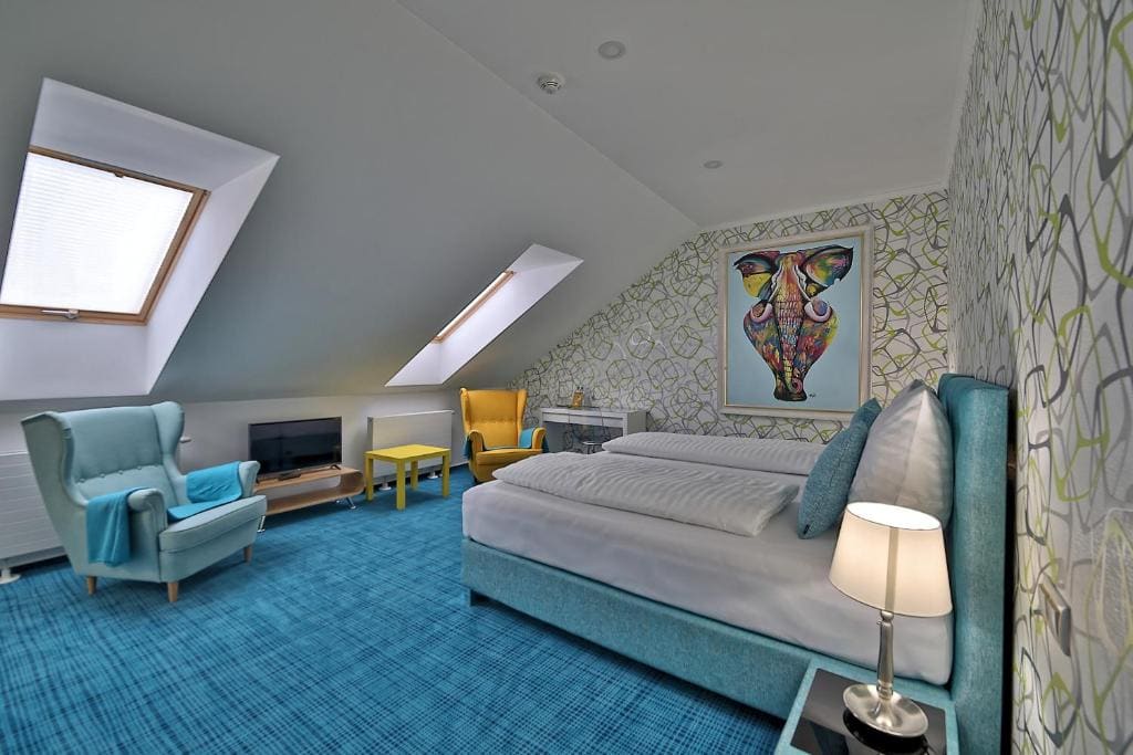 Family Room room - Image 2