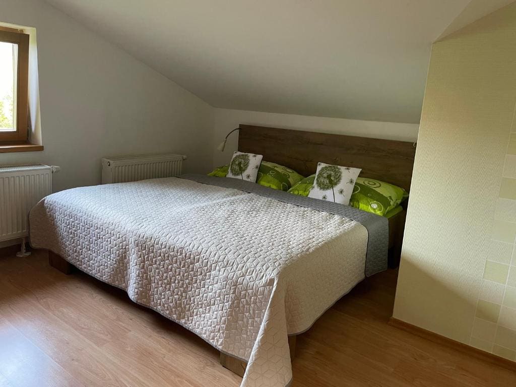 One-Bedroom Suite room - Image 2