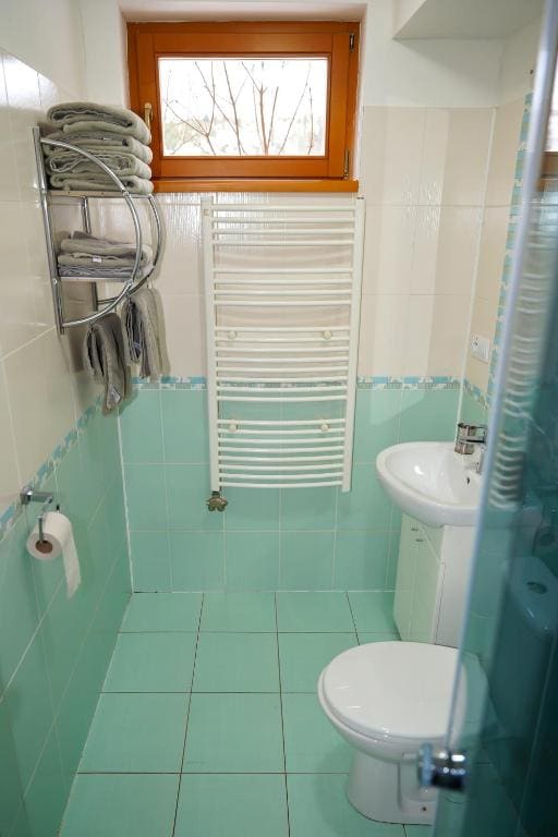 One-Bedroom Suite room - Image 3