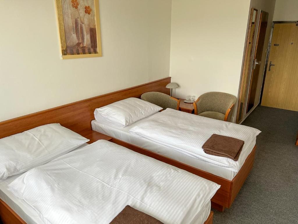 Standard Double Room with Balcony room - Image 3
