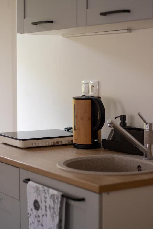 Apartment room - Image 1