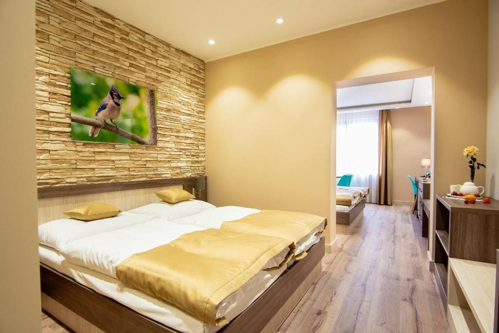 Suite room - Image 2
